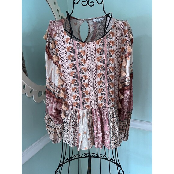 AE American Eagle Pink Embroidered Floral Tasseled Boho Peasant Top Sz Medium - Picture 1 of 8